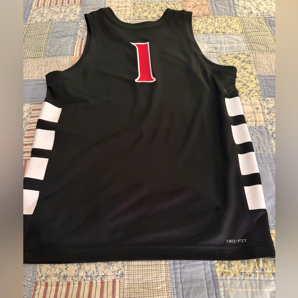 Cincinnati Bearcats Jordan Basketball Jersey, Size Large - Picture 2 of 4